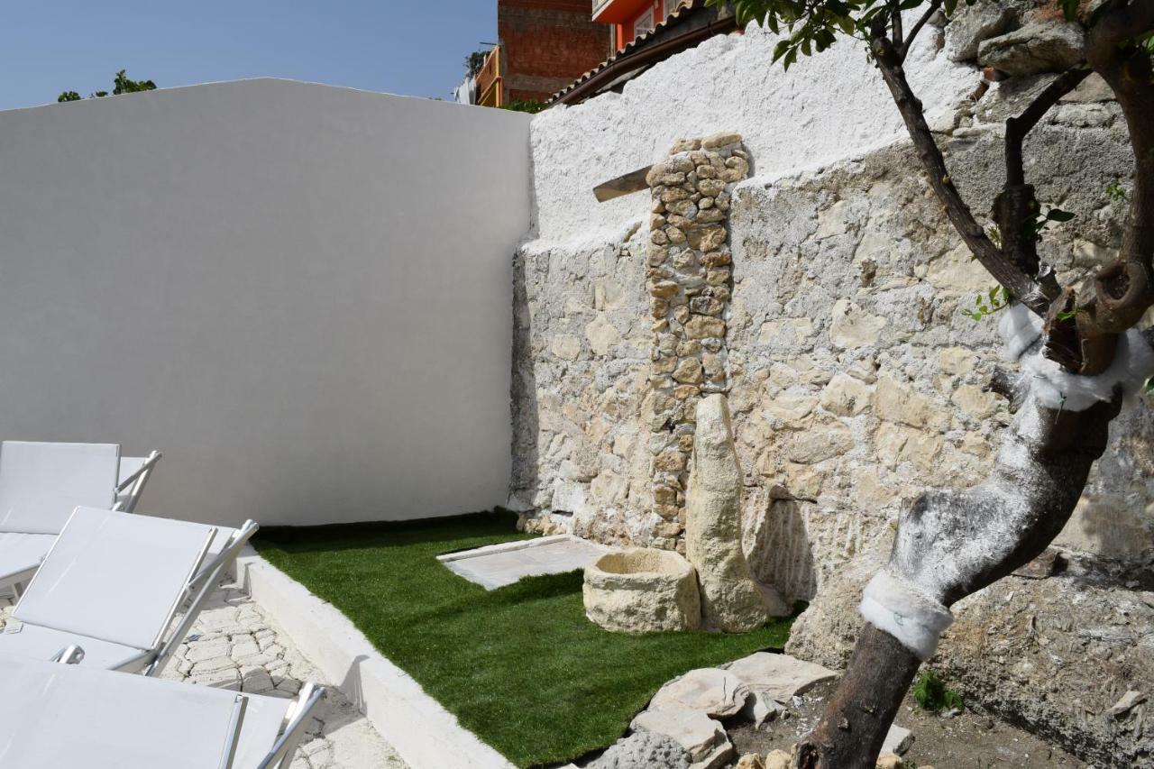 Antico Borgo Dei Templi Bed & Breakfast อากริเจนโต ภายนอก รูปภาพ
