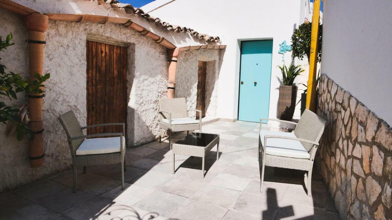 Antico Borgo Dei Templi Bed & Breakfast อากริเจนโต ภายนอก รูปภาพ
